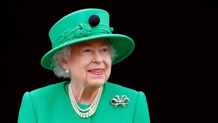 Queen Elizabeth LEFT A CLOSED LETTER, it will be opened in 63 years