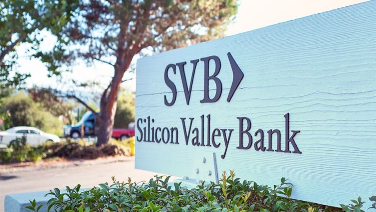 A Silicon Valley bank has collapsed, the biggest since the 2008 collapse