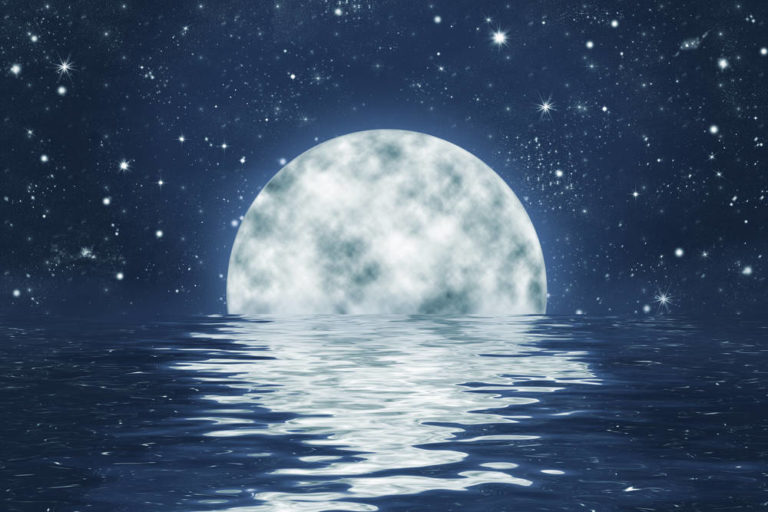 Analyzes of the Moon indicate vast reserves of water